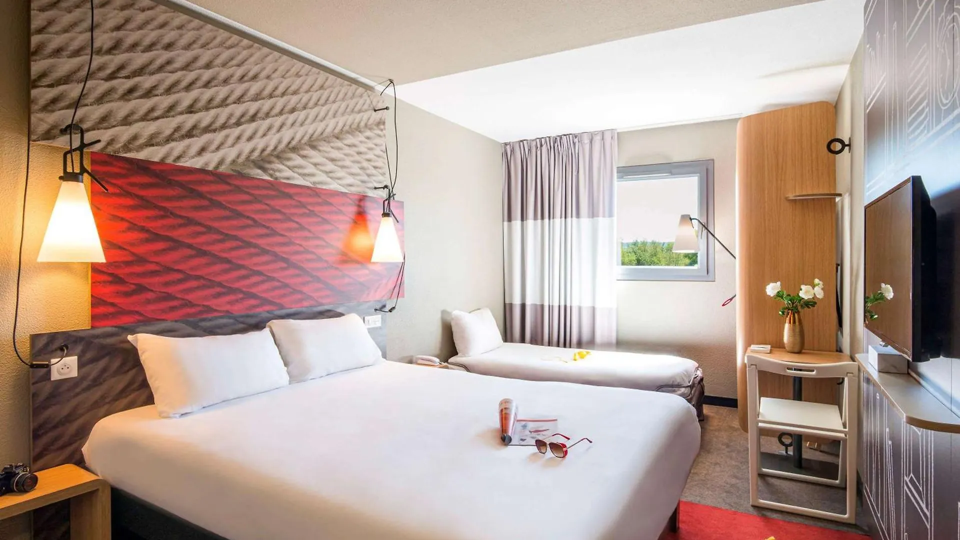 Ibis Manosque Cadarache Hotel