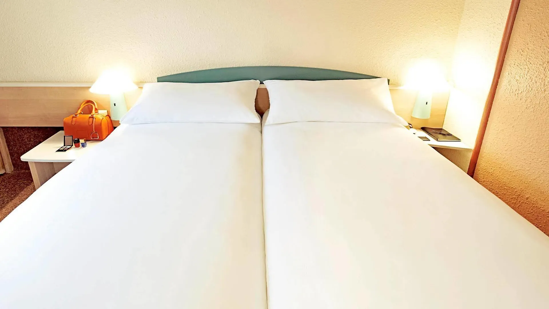 Ibis Manosque Cadarache Hotel